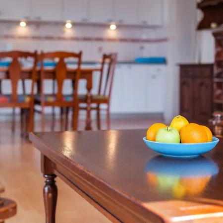 Mediterranean Oasis * Τρογκίρ