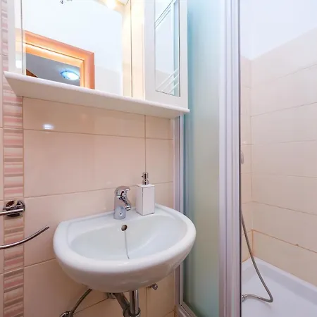 Mediterranean Oasis * 트로기르