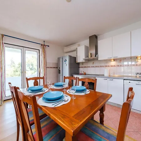 Mediterranean Oasis 펜션 트로기르