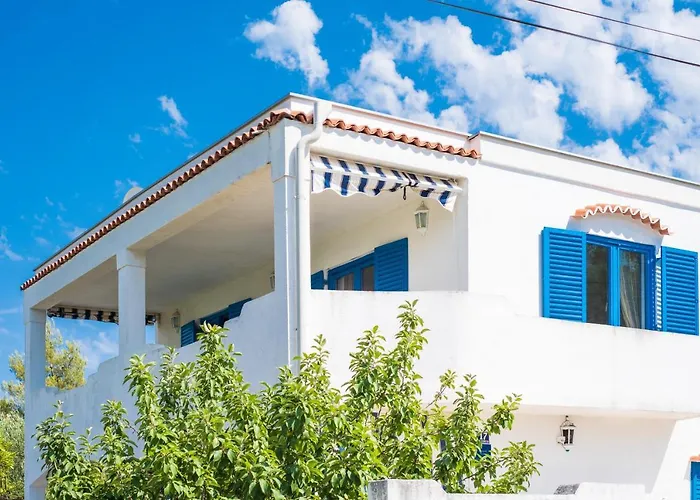 Mediterranean Oasis تروغير