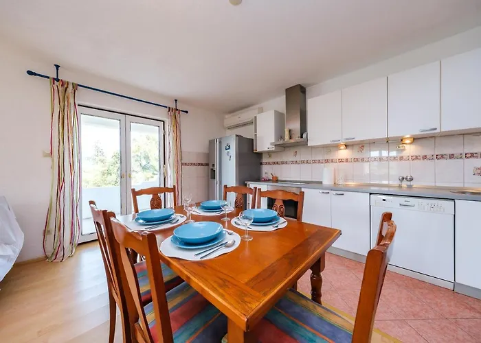 Mediterranean Oasis بيت للعطل تروغير