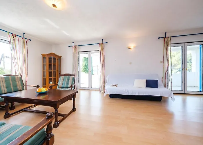 Mediterranean Oasis بيت للعطل تروغير
